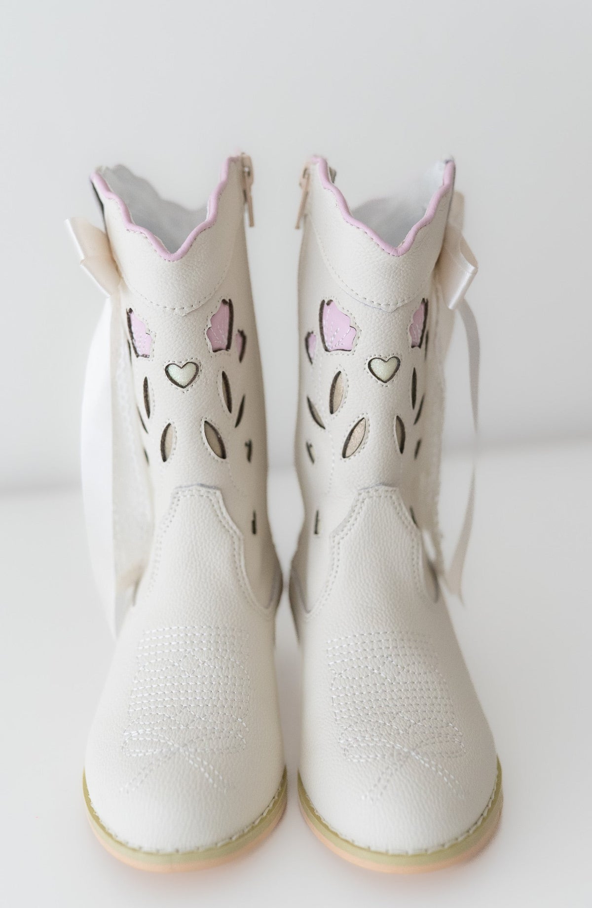 Women's Sweetheart Bow Cowgirl Boot- White (runs small, size up)