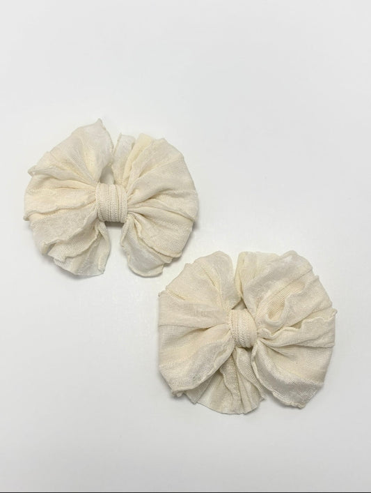 Ivory Ruffle Clip