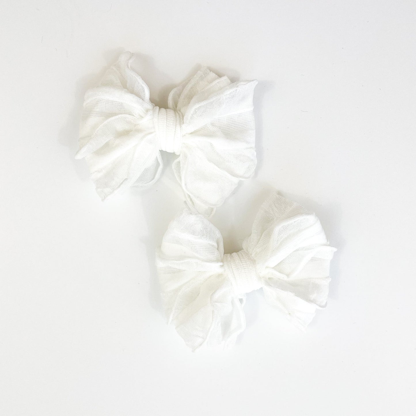Off White Ruffle Clip